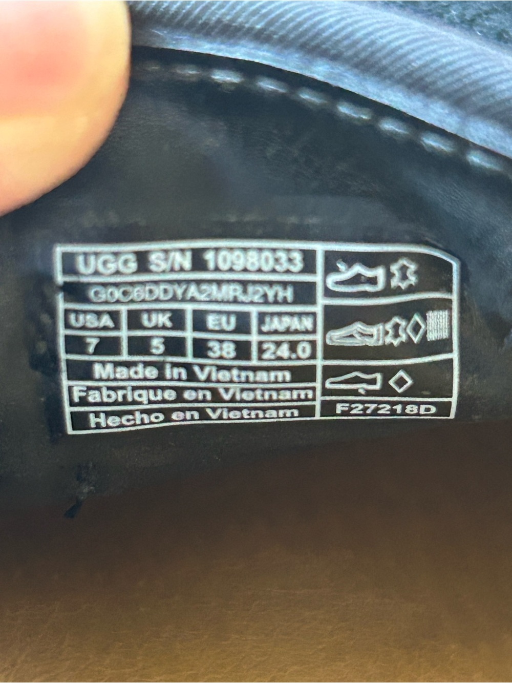 UGG Women’s Black Leather Slip-On Mules with Knotted Bow Size 7 - Picture 10 of 12